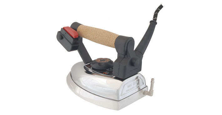 Sleek Base Steam Iron